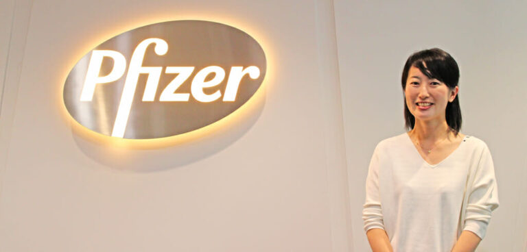 薬の開発で患者さんの治療の選択肢を広げたい。ワーキングペアレンツとして挑む大好きな仕事。(ファイザー)